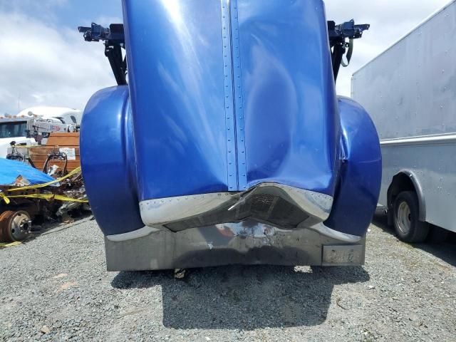 2016 Peterbilt 389 Semi Truck