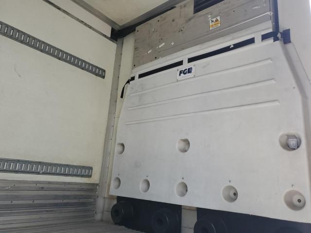 2014 Utility VS2RA Refrigerated Van Trailer