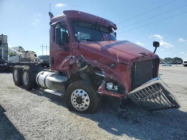 2017 Freightliner Cascadia 125 Semi Truck