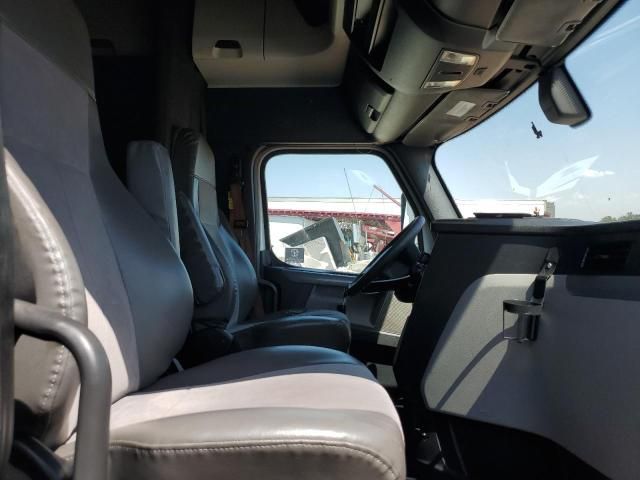 2020 Freightliner Cascadia 126 Semi Truck