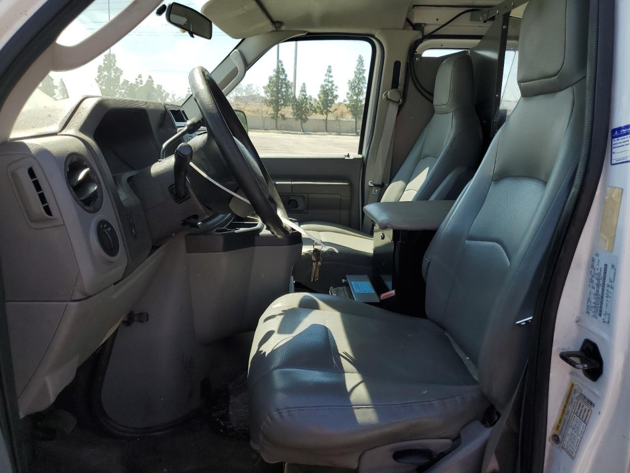 2010 Ford Econoline E250 van