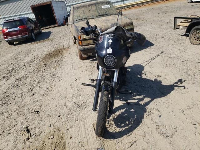 2011 Harley-Davidson Fxdb