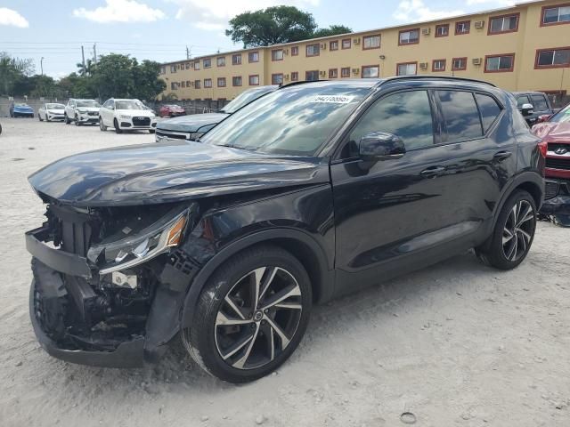 2021 Volvo XC40 T4 R-Design