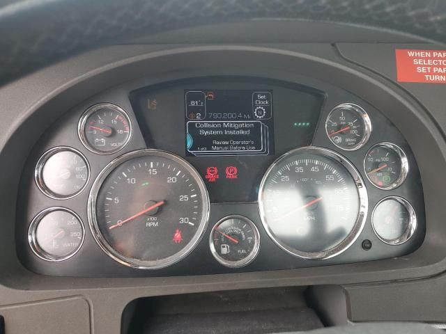 2016 Kenworth Construction T680