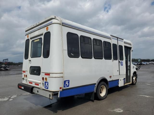 2016 Ford Econoline E450 Super Duty Cutaway Van