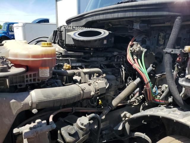 2018 Freightliner Cascadia 126 Semi Truck