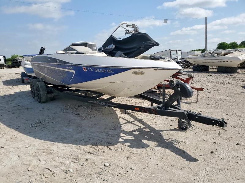 2011 Malibu Boat