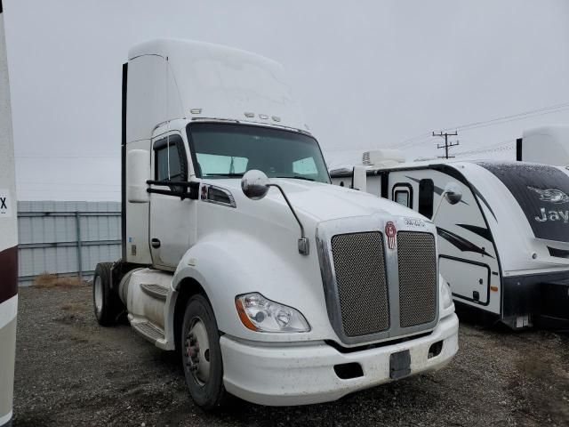 2014 Kenworth T680 Semi Truck