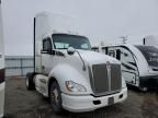 2014 Kenworth T680 Semi Truck