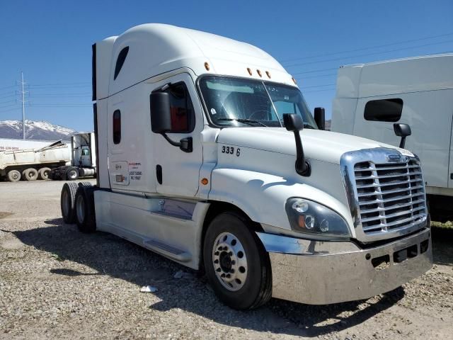 2017 Freightliner Cascadia 125 Semi Truck