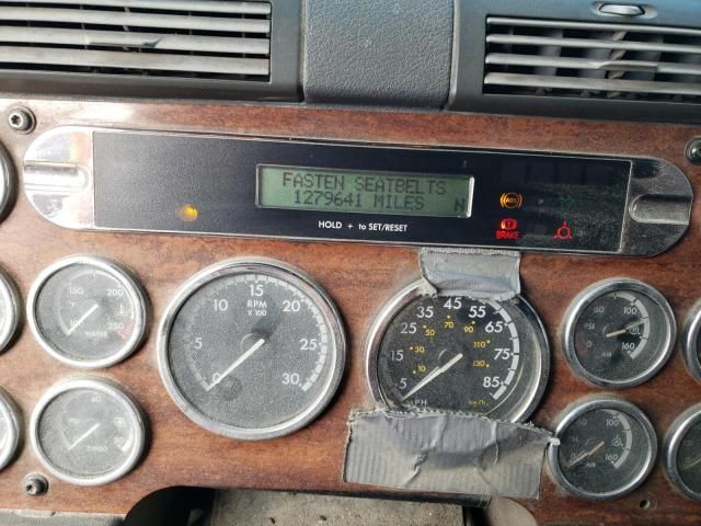 2009 Freightliner Cascadia 125