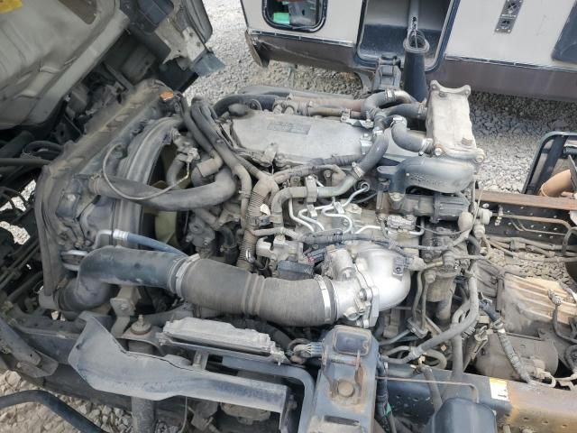 2013 Isuzu NRR