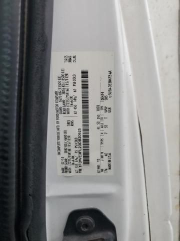 2013 Ford Econoline E350 Super Duty Cutaway Van