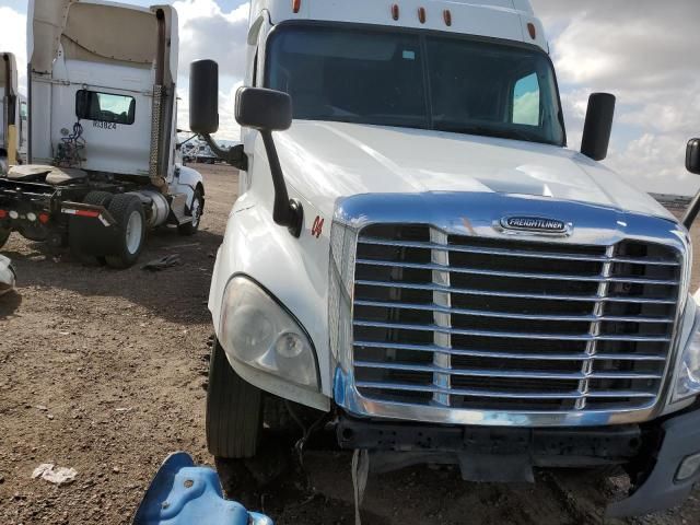 2016 Freightliner Cascadia 125 Semi Truck
