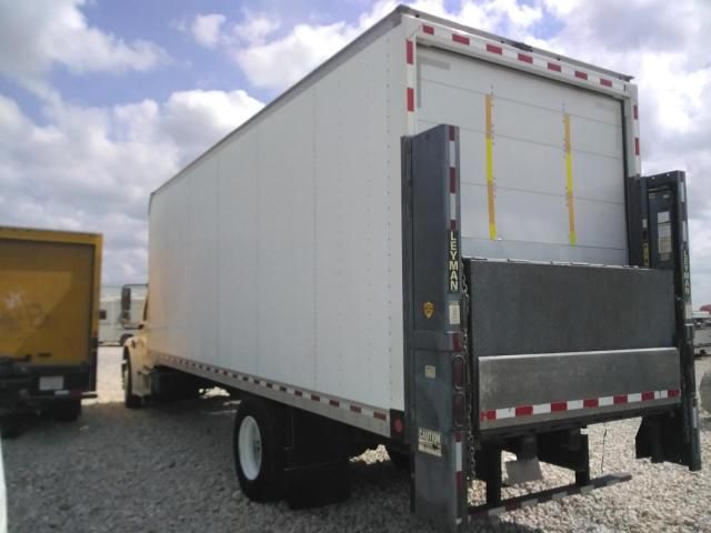 2017 Freightliner M2 106 med