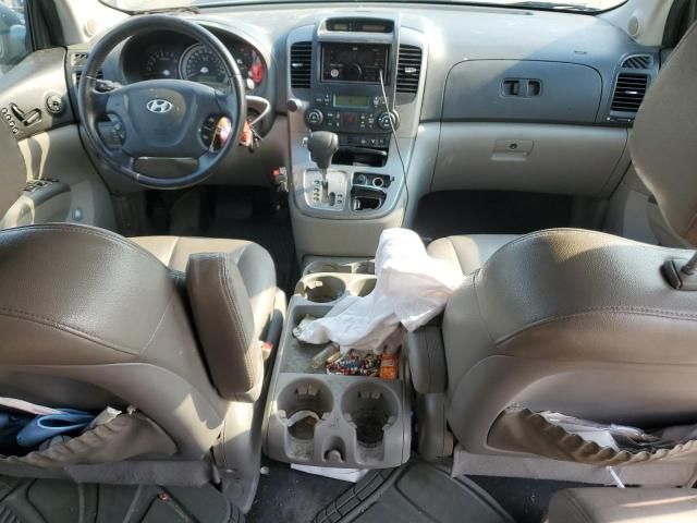 2008 Hyundai Entourage GLS