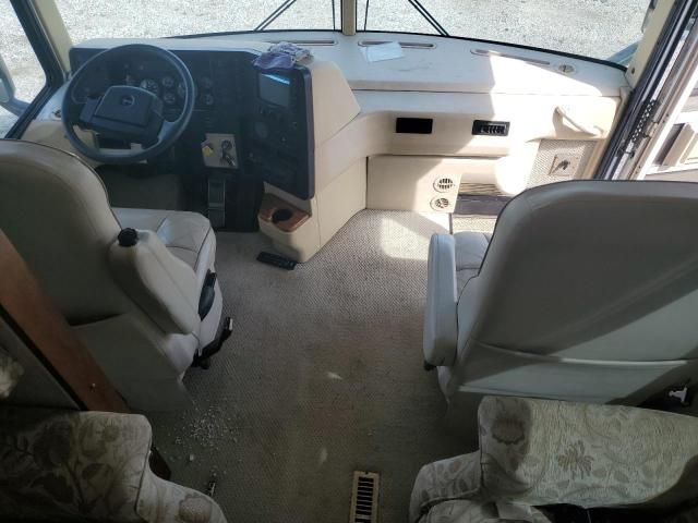 2002 Winnebago 2002 Freightliner Chassis X Line Motor Home