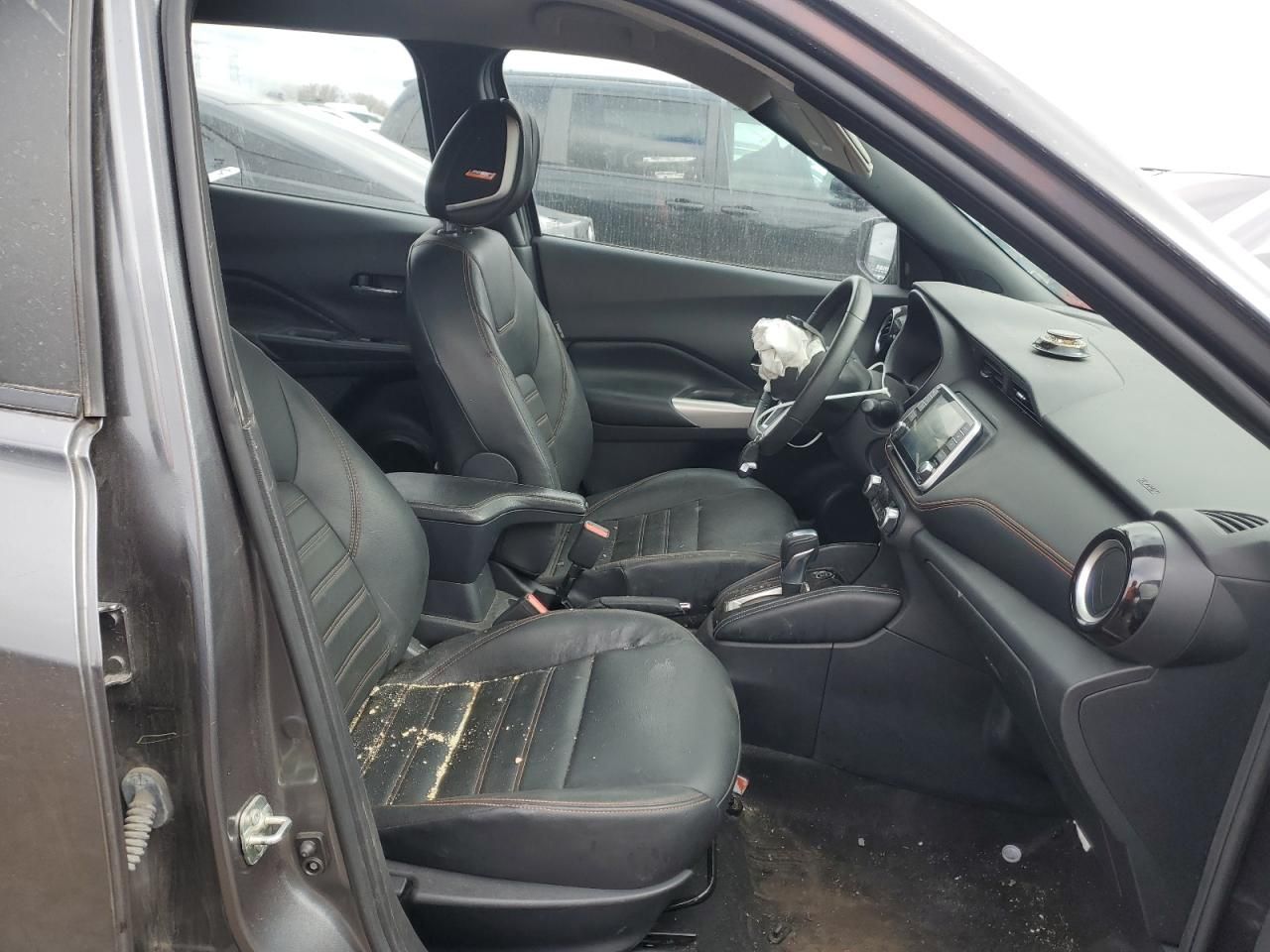 2020 Nissan Kicks sr