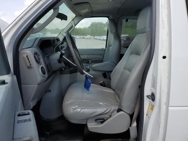 2013 Ford Econoline E350 Super Duty Wagon
