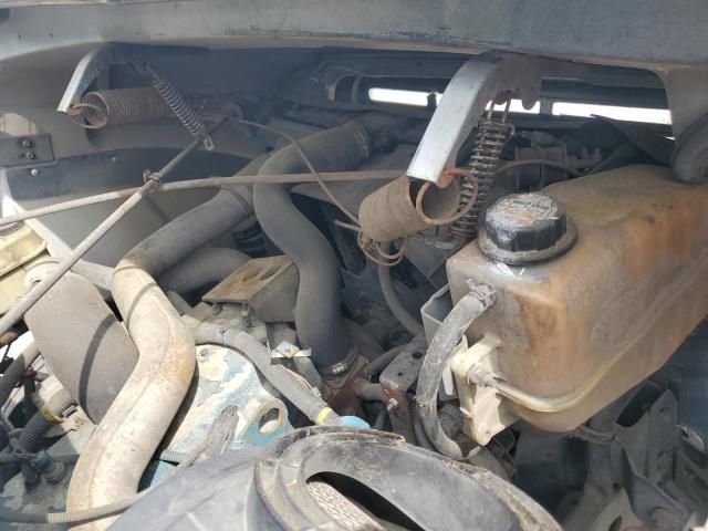 2001 International 4000 4700