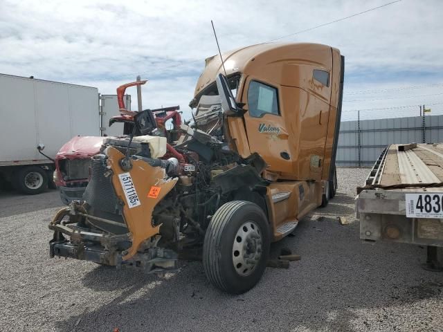 2019 Kenworth T680 Semi Truck