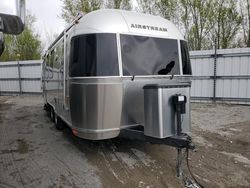 Salvage trucks for sale at Cahokia Heights, IL auction: 2015 Airstream Flyincloud