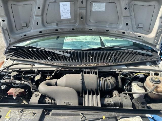 2014 Ford Econoline E450 Super Duty Cutaway Van
