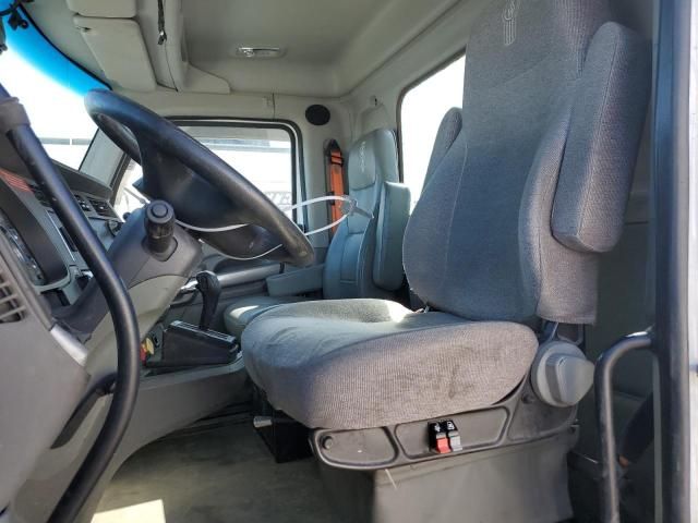 2014 Kenworth T680 Semi Truck