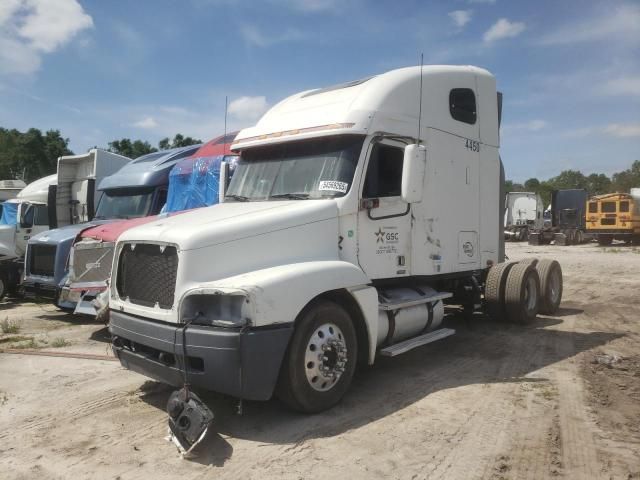 2000 Freightliner Conventional FLC120