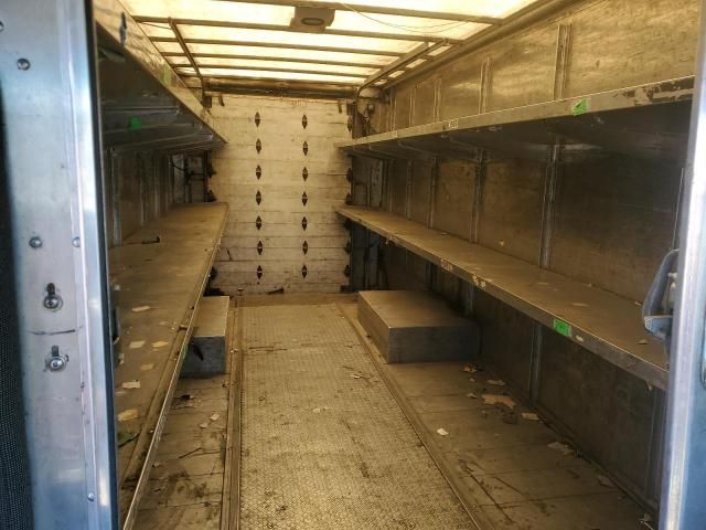 2005 Freightliner MT 55 Delivery Van