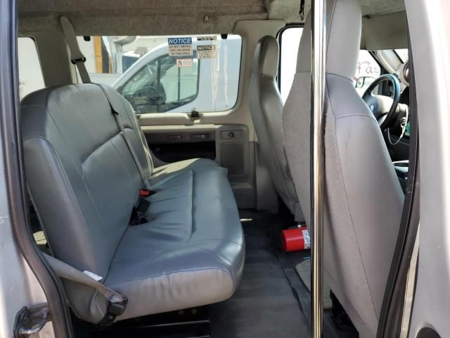 2011 Ford Econoline E350 Super Duty Wagon