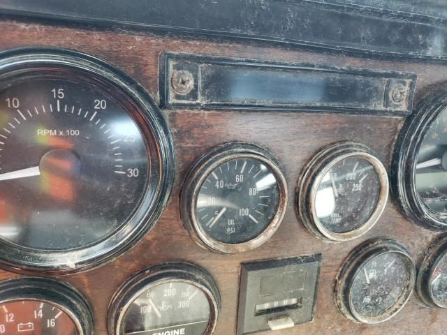 1988 Peterbilt 567 Semi Truck