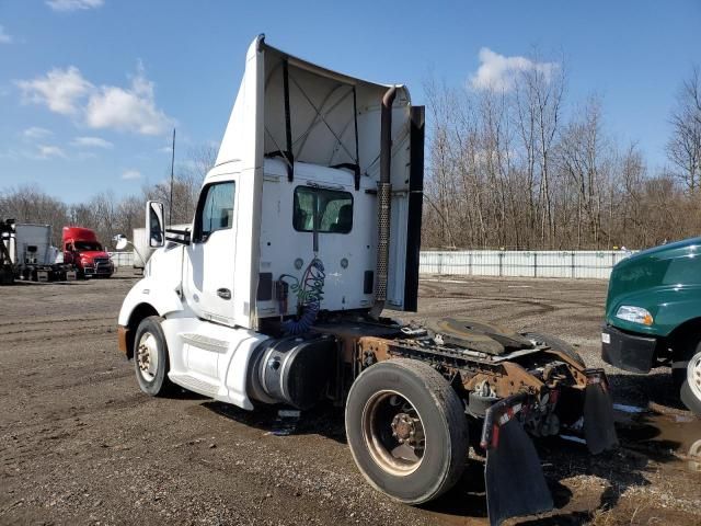 2014 Kenworth T680 Semi Truck