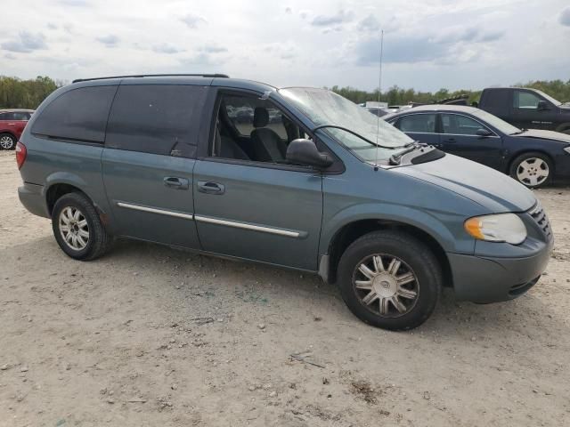 2005 Chrysler Town & Country Touring