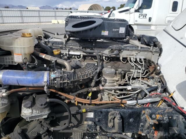 2023 Freightliner Cascadia 126 Semi Truck