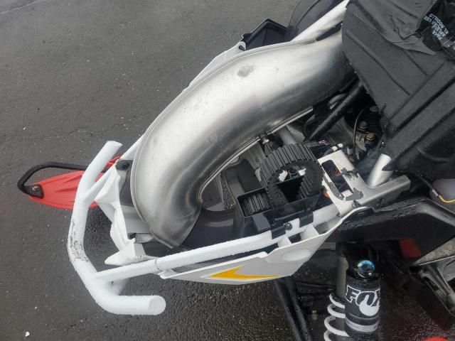 2016 Polaris Switchback