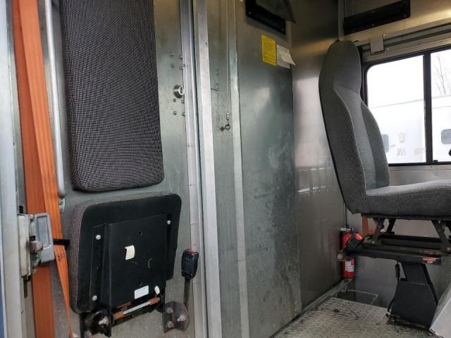 2019 Ford Econoline E450 Super Duty Commercial STR
