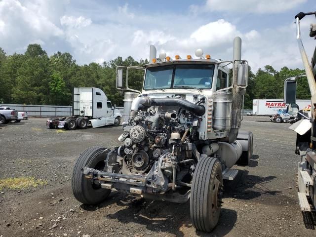 2015 Peterbilt 388 Semi Truck