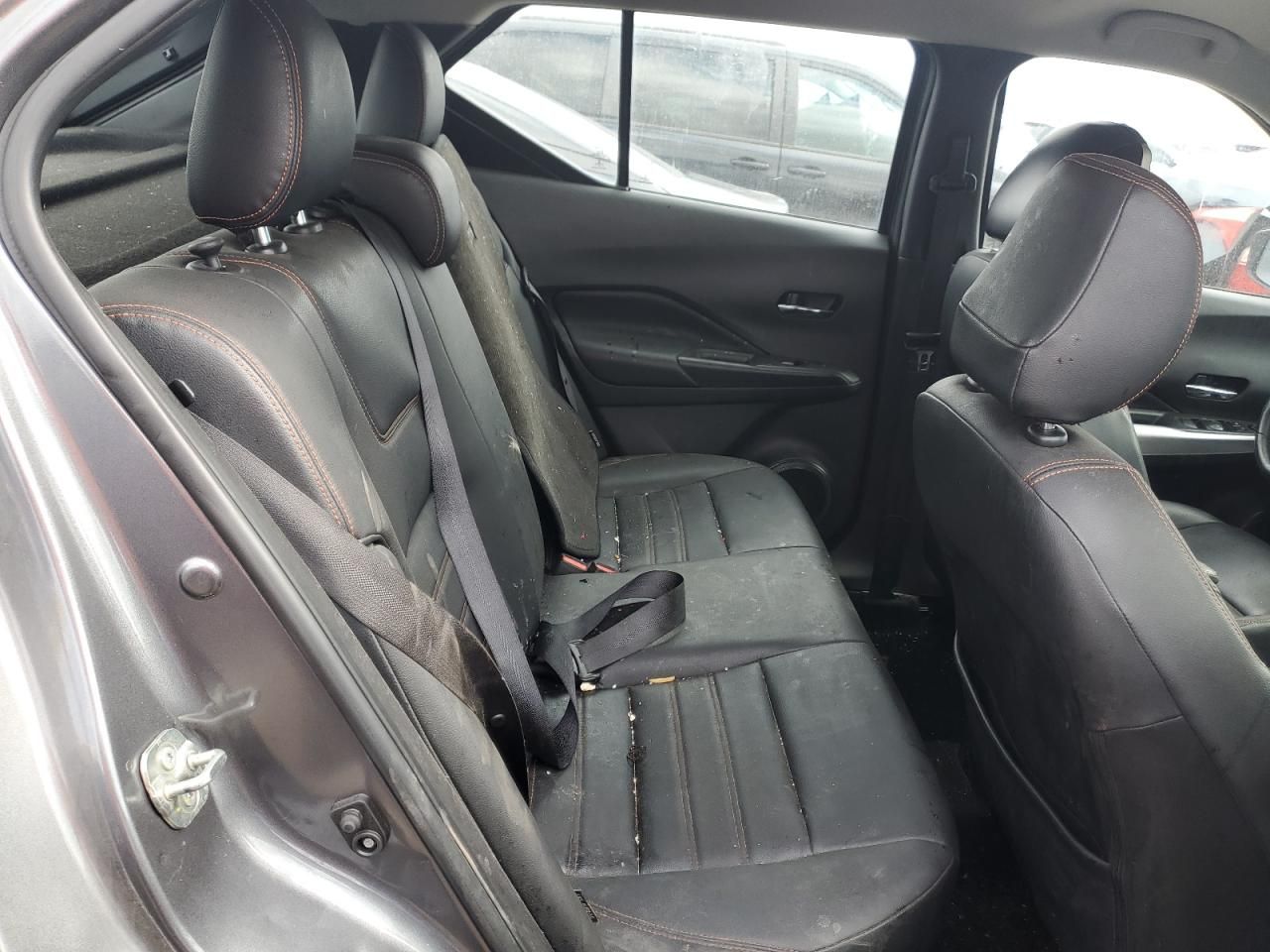 2020 Nissan Kicks sr