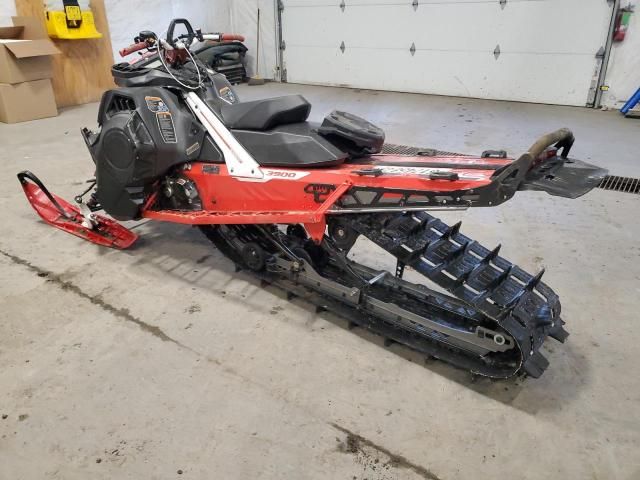 2023 Polaris Snowmobile