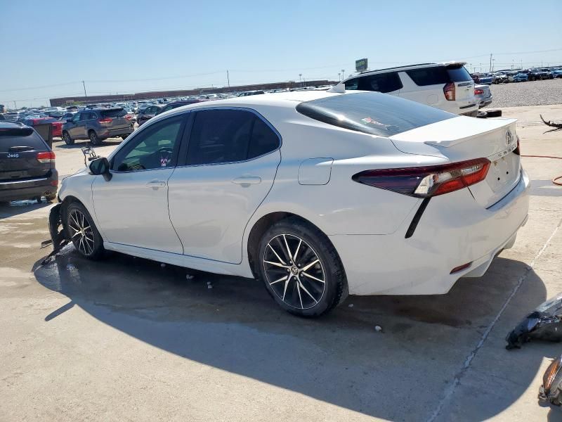 2022 Toyota Camry SE
