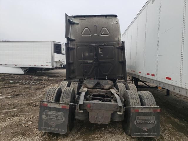 2017 Freightliner Cascadia 125 Semi Truck