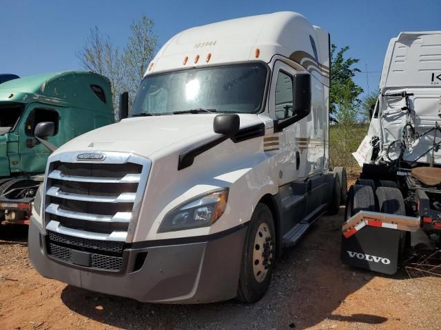 2020 Freightliner Cascadia 126 Semi Truck