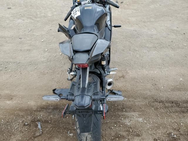 2025 Yamaha YZFR7
