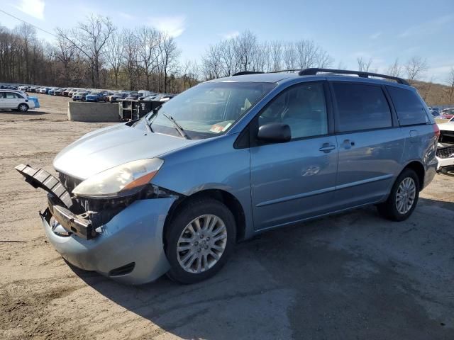2010 Toyota Sienna LE