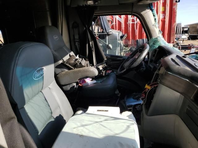 2023 Peterbilt 579 Semi Truck