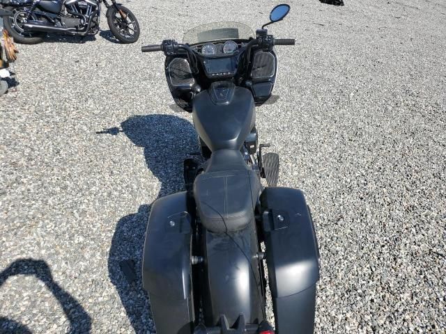 2021 Indian Motorcycle Co. Challenger Dark Horse