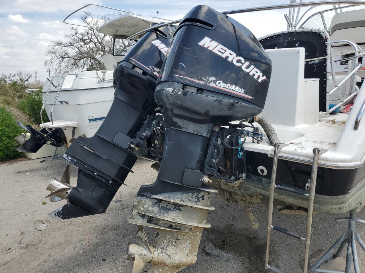 2001 Pro Sports Boat