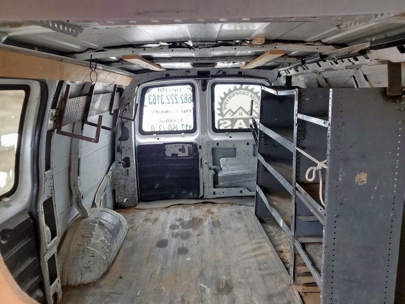 2005 GMC Savana G2500