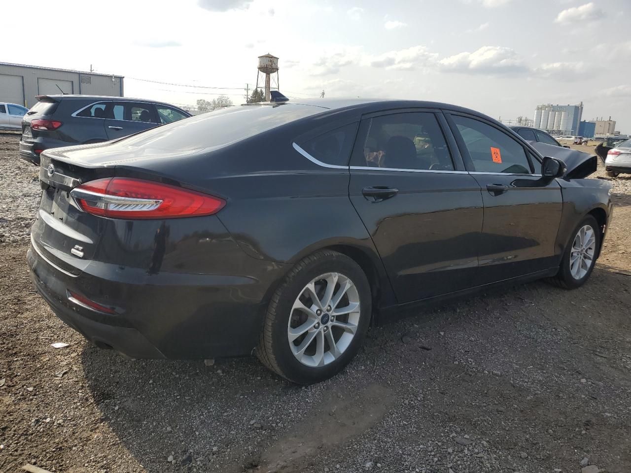 2020 Ford Fusion se